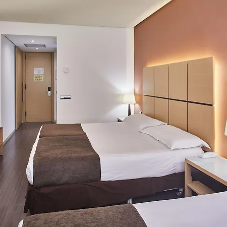 Silken Puerta 4*