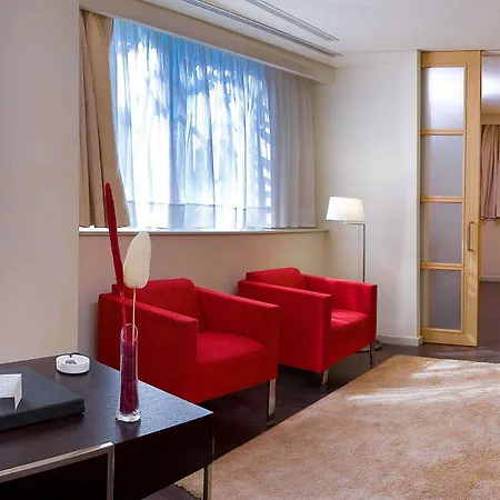 Hotel Silken Puerta 4*