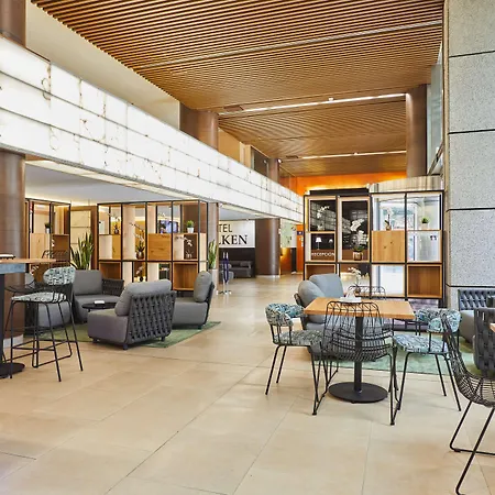 Hotel Silken Puerta 4*
