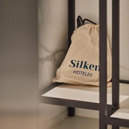 Silken Puerta 4*