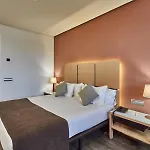 Отель Silken Puerta 4*