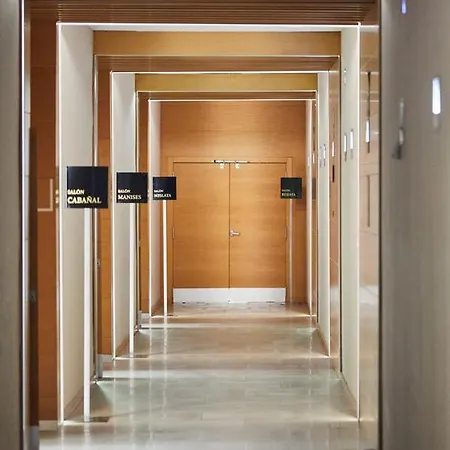 Silken Puerta Szálloda