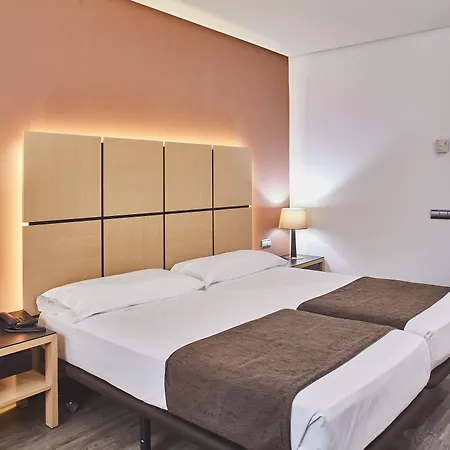 Silken Puerta Hotell
