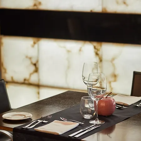 Szálloda Silken Puerta