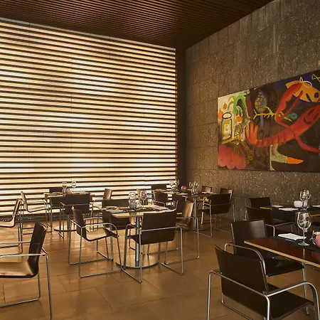 Silken Puerta Hotell