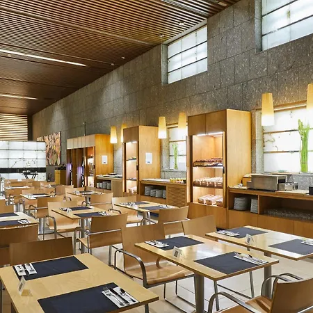 ホテル シルケン プエルタ 4*