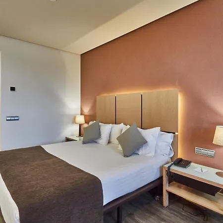 Szálloda Silken Puerta 4*