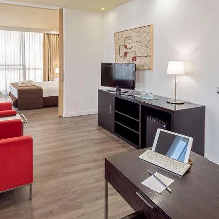 Szálloda Silken Puerta 4*