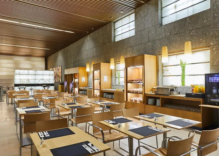 Ξενοδοχείο Silken Puerta 4*