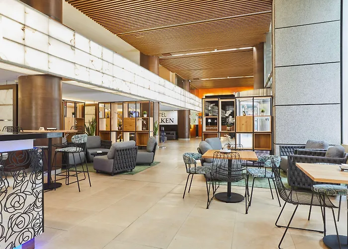 Ξενοδοχείο Silken Puerta 4*