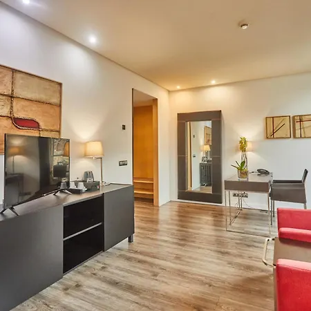 Отель Silken Puerta 4*